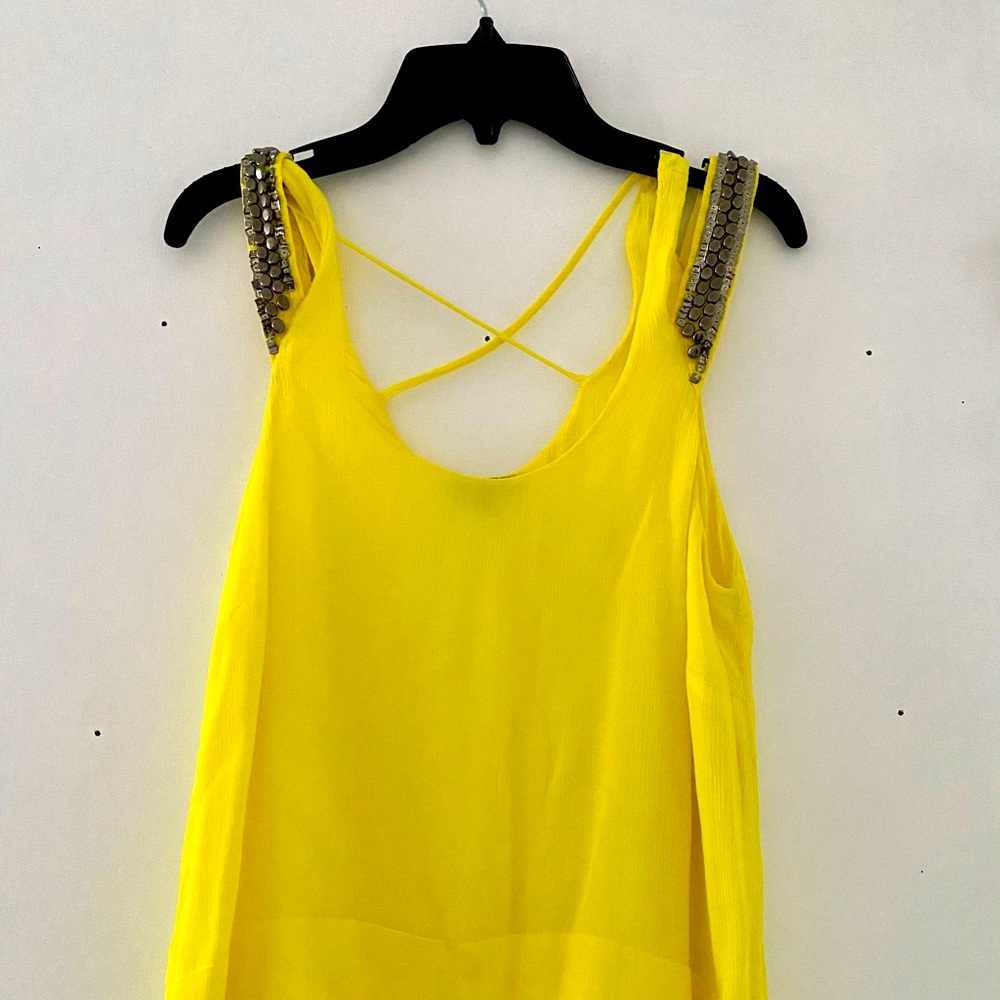 Very flattering blouse will pop out any skin color
